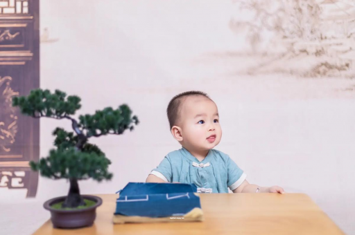 禹州怀孕肚子中间凹两边凸