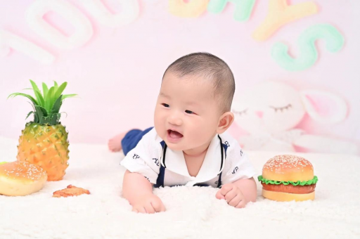 禹州宝宝在妈妈肚子里